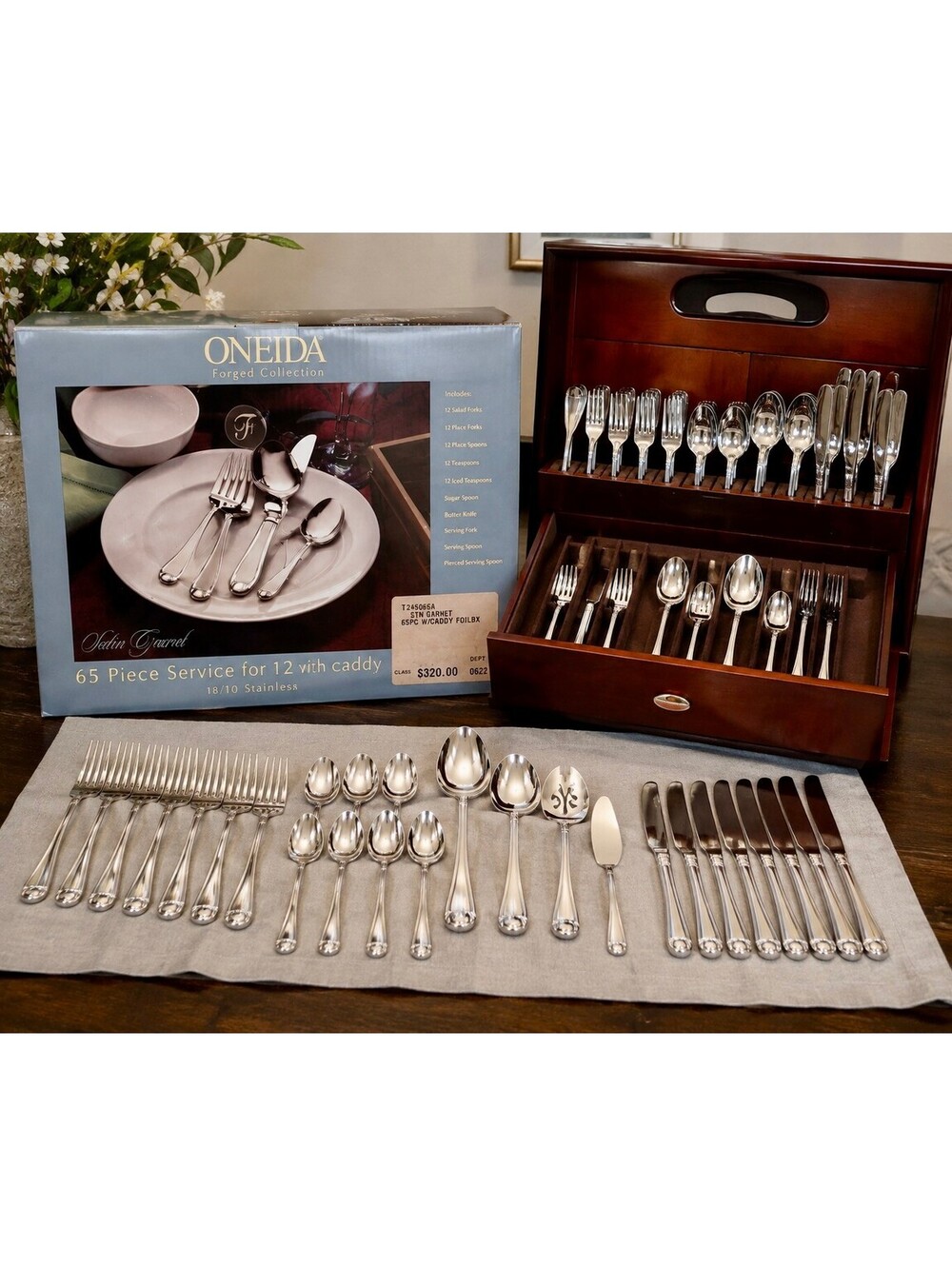 Oneida Satin Garnet 65-Piece Flatware Set Service for 12 w/ Caddy NEW